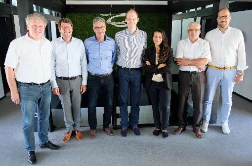 Photo 1The new elected executive committee of Initiative Furnier + Natur: (from left) Edmund Smolarek, Heinrich Wehmeyer, Roland Reigbert, Florian Koch, Marina Röhr, Chairman Axel Groh and Tobi-as Scherg. Not in the photo is Rares Felder (frischis).Photo: IFN